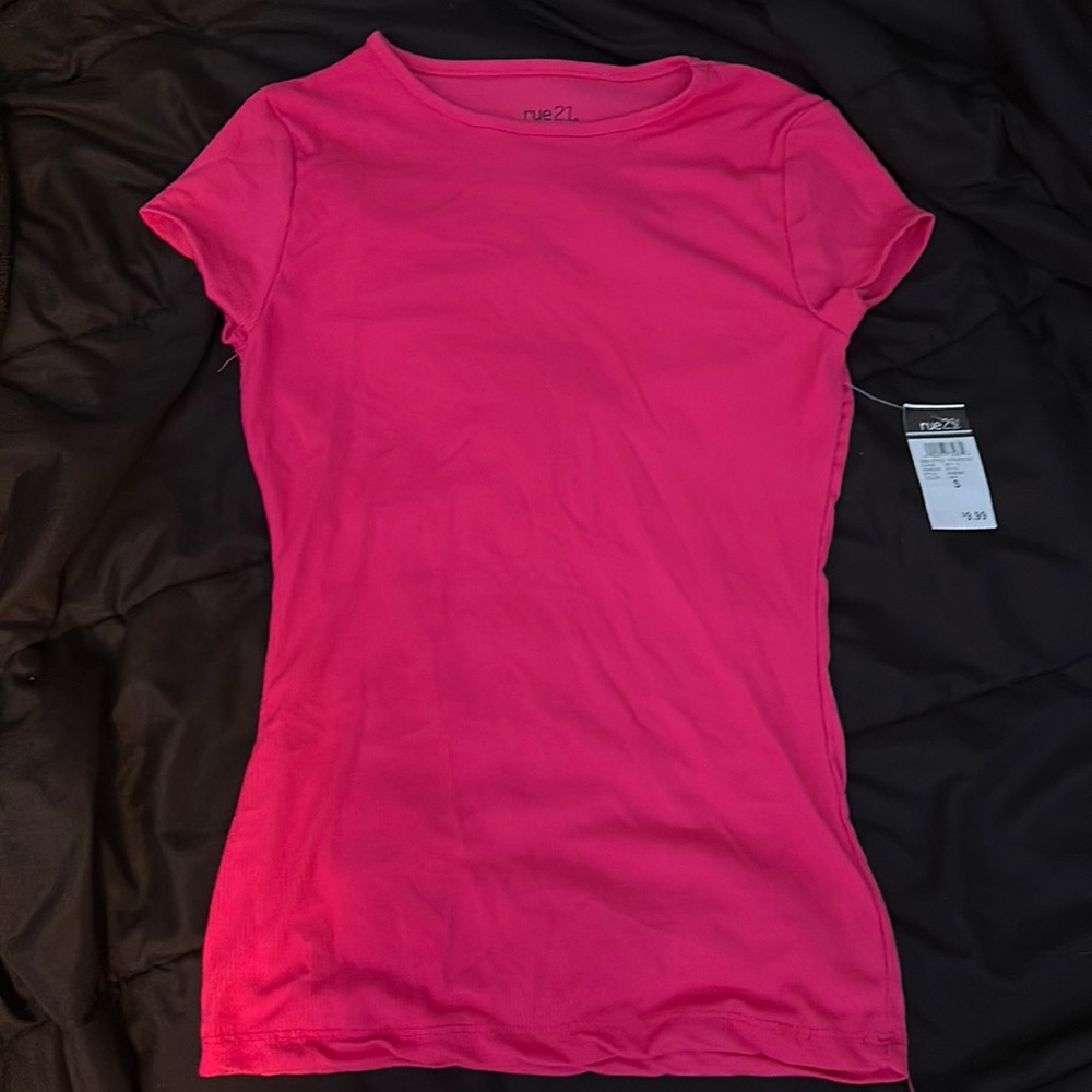 RUE 21 pink t-shirt
